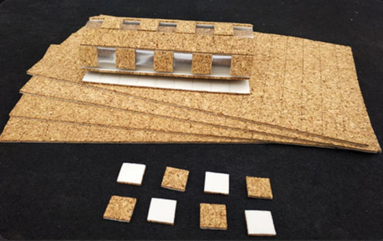 Kare Self Stick Cork Pads Kendi Yapışkan Dayanıklı Pürüzsüz Bitirme