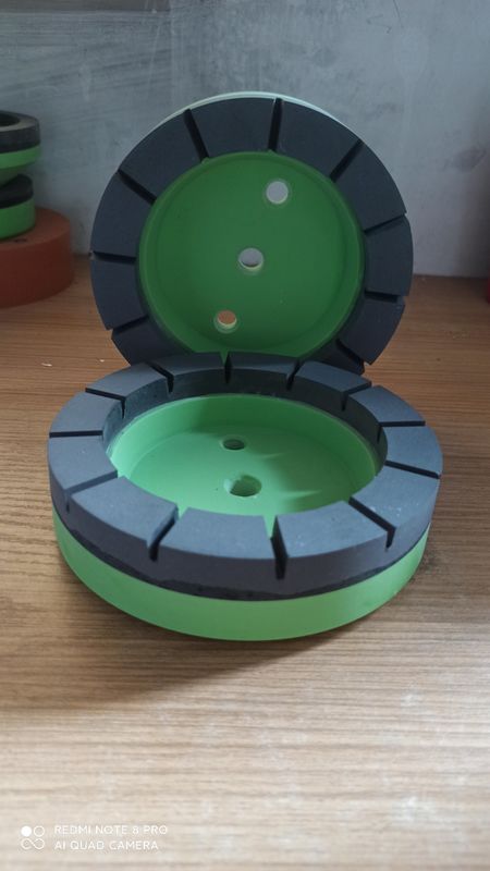 Sertlik Beyaz Yeşil Segmentli reçine bardak tekerleği Maksimum Hız 2800RPM'den daha düşük öğütme aracı